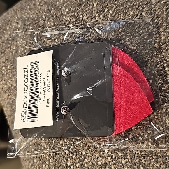 Sweet Seeds Pink Post Earrings Heart ❤️ LOVE ❤️ 😍 💖 ❣️ HOT 🔥 - Picture 6 of 6